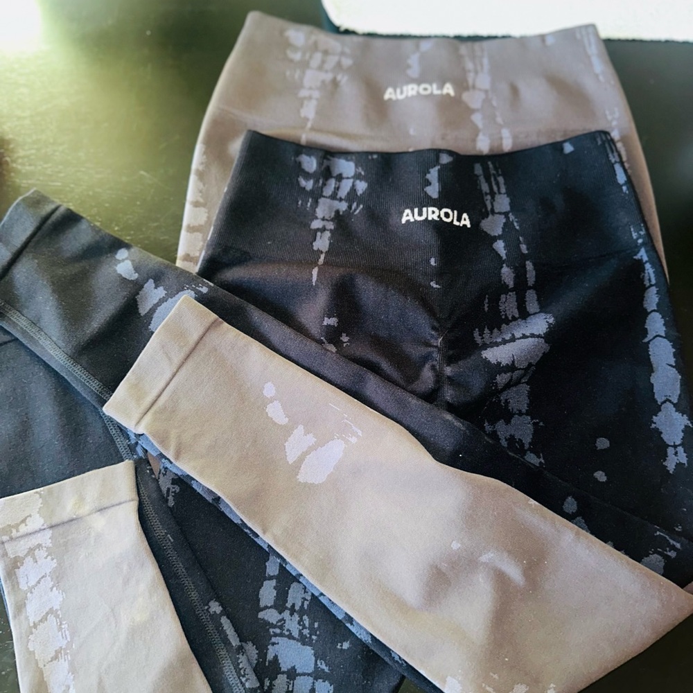 Aurola High-Waist Seamless Leggings size SMALL NWOT